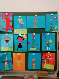 Zusammenstellung verschiedener Kunstwerke auf Papier