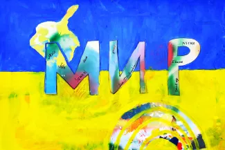 Kunstwerke in einer Ausstellung