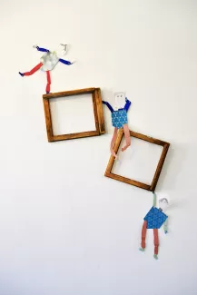 Kunstwerke in einer Ausstellung