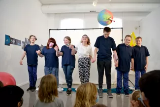 Theatergruppe verbeugt sich