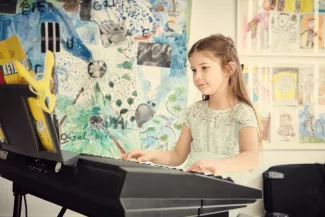 Klasse:Kunst Ausstellung "Phantasie & Weltenwunder"